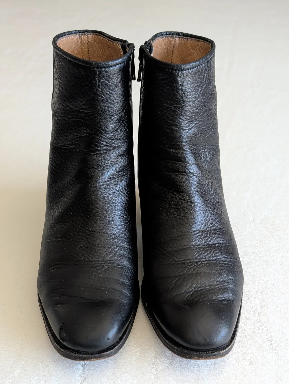 Gravati Neiman Marcus Black Leather Ankle Boots Side Zip Women's Size 5